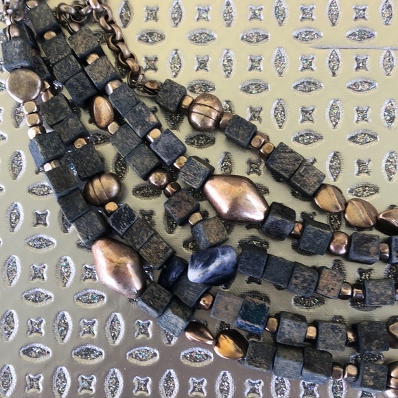 CHICO’s FIVE STRAND NECKLACE - Picture 4 of 4